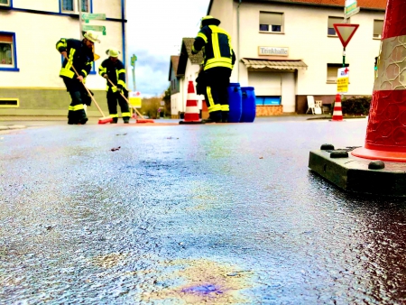 Ölspur auf K128