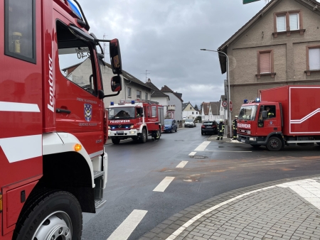 Ölspur im gesamten Ortsgebiet